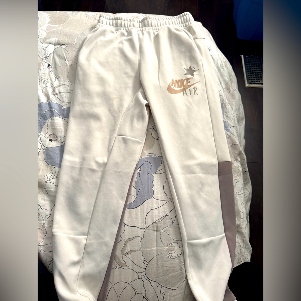 Nike White Sweatpants Relaxed Fit